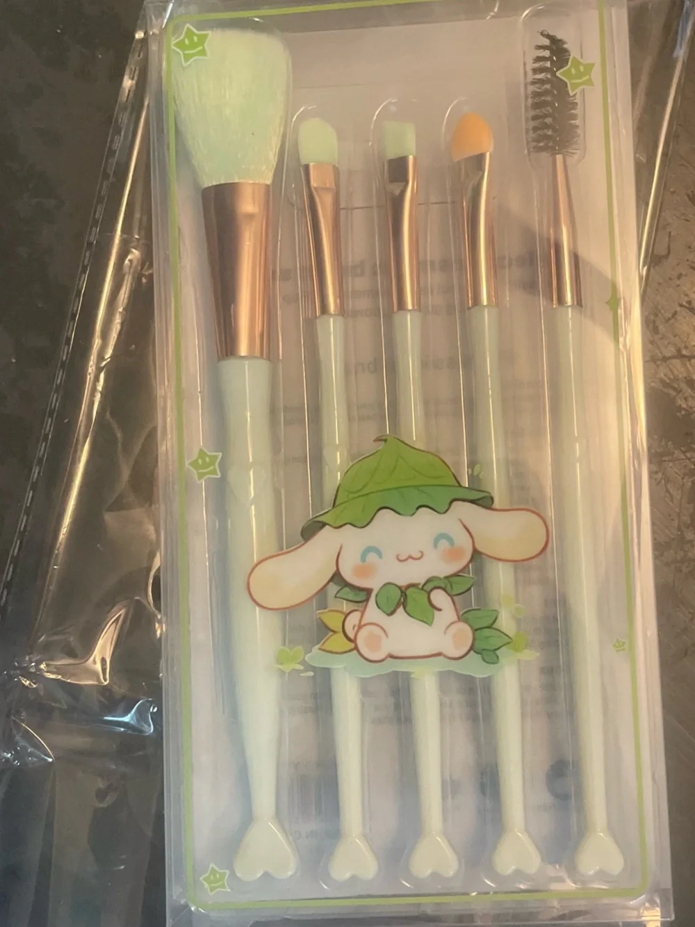 Cinnamoroll wearing a hat New Makeup Brush Set in green 5 brush set